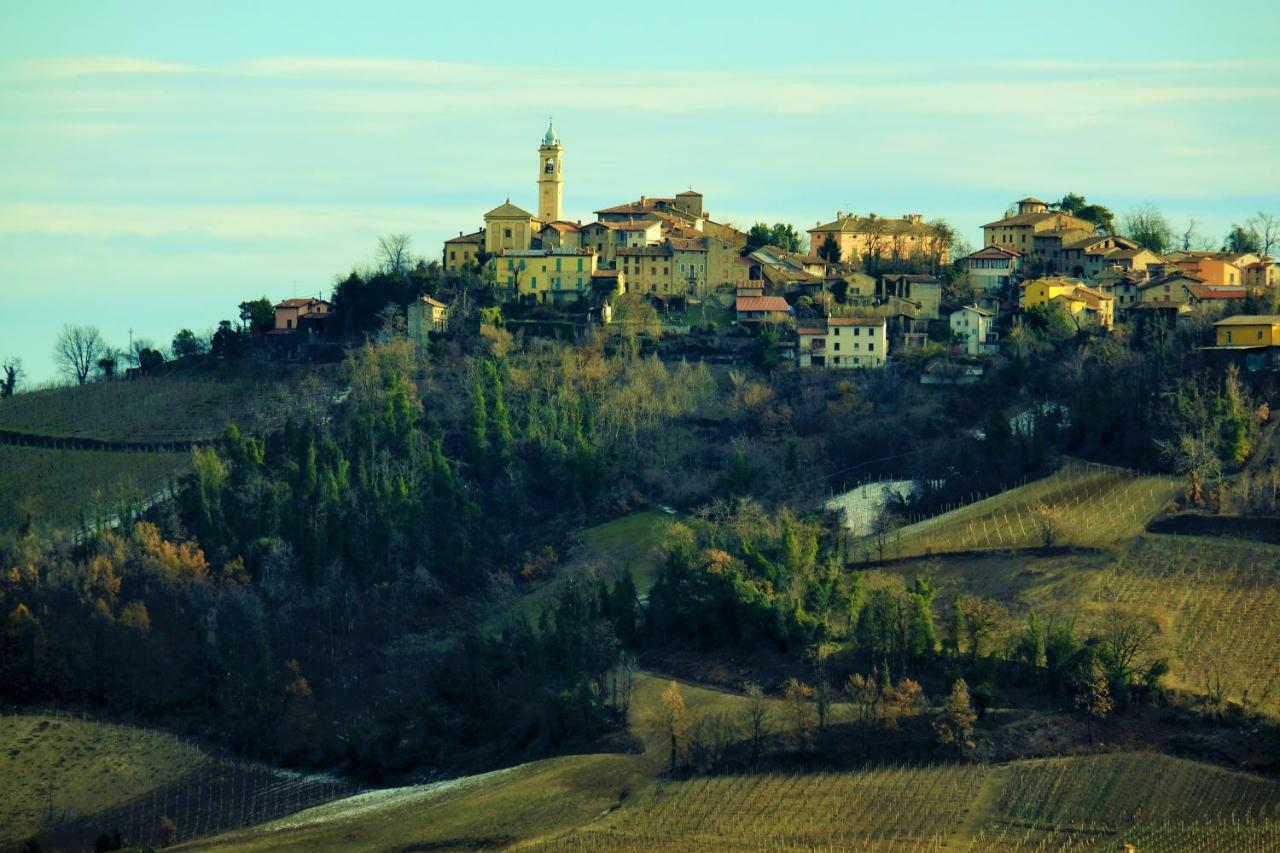 Casavacanzedezza Montecalvo Versiggia Exterior photo